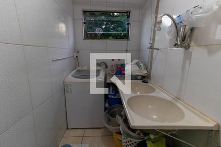 Casa à venda com 240m², 6 quartos e 2 vagas Casa à venda com 240m², 6 quartos e 2 vagasDetalhe da área de serviço