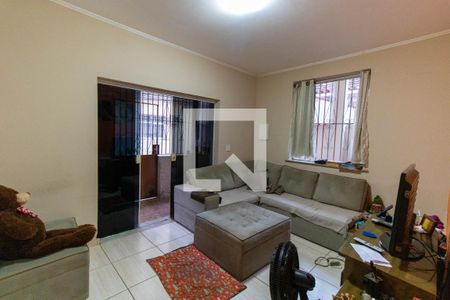 Casa à venda com 240m², 6 quartos e 2 vagas Casa à venda com 240m², 6 quartos e 2 vagasSala