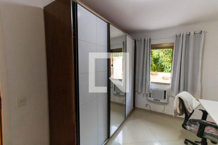 Casa à venda com 240m², 6 quartos e 2 vagas Casa à venda com 240m², 6 quartos e 2 vagasQuarto