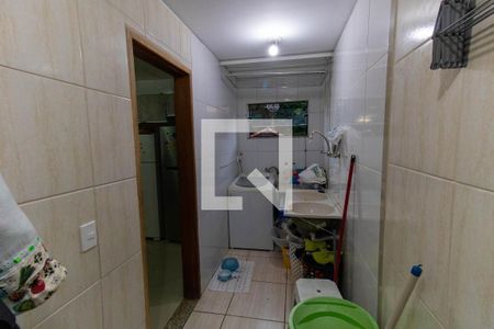 Casa à venda com 240m², 6 quartos e 2 vagas Casa à venda com 240m², 6 quartos e 2 vagasDetalhe da área de serviço