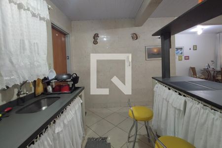 Casa à venda com 280m², 5 quartos e 5 vagasEdícula - Cozinha