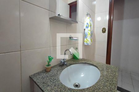 Casa à venda com 280m², 5 quartos e 5 vagasBanheiro Social