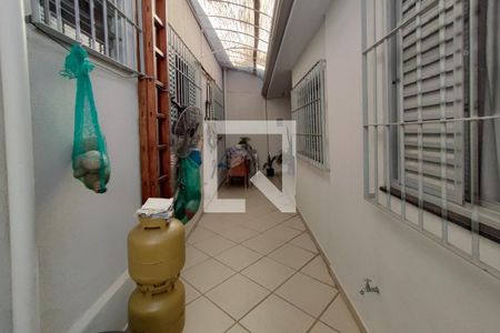 Casa à venda com 280m², 5 quartos e 5 vagasCorredor - Quintal 