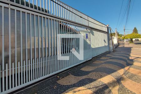 Casa à venda com 280m², 5 quartos e 5 vagasPLACA INSTALADA NA FACHADA