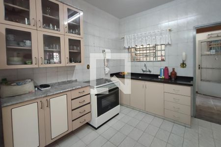 Casa à venda com 280m², 5 quartos e 5 vagasCozinha