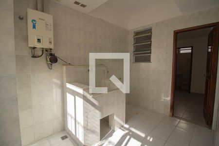 Apartamento à venda com 160m², 3 quartos e 2 vagas Apartamento à venda com 160m², 3 quartos e 2 vagasÁrea de Serviço