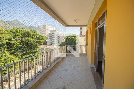 Apartamento à venda com 160m², 3 quartos e 2 vagas Apartamento à venda com 160m², 3 quartos e 2 vagasVaranda da Sala
