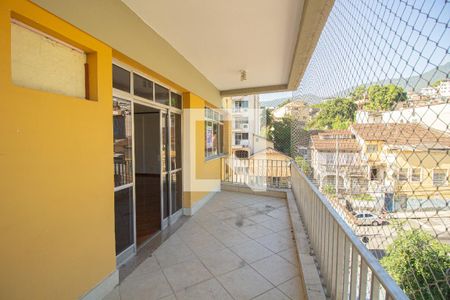 Apartamento à venda com 160m², 3 quartos e 2 vagas Apartamento à venda com 160m², 3 quartos e 2 vagasVaranda da Sala
