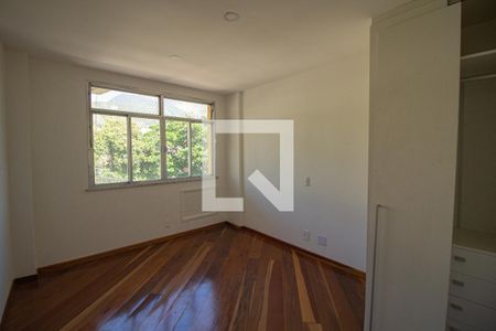 Apartamento à venda com 160m², 3 quartos e 2 vagas Apartamento à venda com 160m², 3 quartos e 2 vagasSuíte