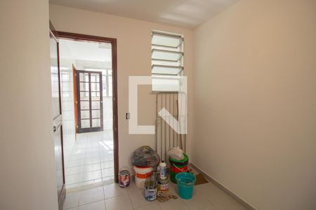 Apartamento à venda com 160m², 3 quartos e 2 vagas Apartamento à venda com 160m², 3 quartos e 2 vagasQuarto de Serviço