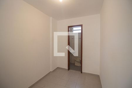 Apartamento à venda com 160m², 3 quartos e 2 vagas Apartamento à venda com 160m², 3 quartos e 2 vagasQuarto de Serviço