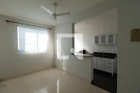 Sala de apartamento para alugar com 2 quartos, 66m² em Residencial Jequitibá, Ribeirão Preto