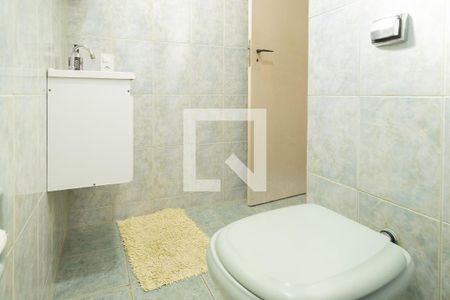 Casa à venda com 89m², 4 quartos e sem vaga Casa à venda com 89m², 4 quartos e sem vagaBanheiro Social