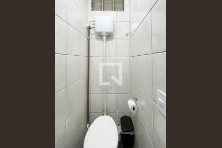 Casa à venda com 89m², 4 quartos e sem vaga Casa à venda com 89m², 4 quartos e sem vagaBanheiro de Serviço