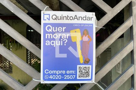 Casa à venda com 89m², 4 quartos e sem vaga Casa à venda com 89m², 4 quartos e sem vagaFachada