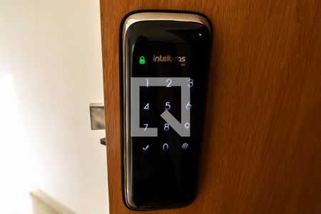 Detalhe Sala-Fechadura eletrônica de apartamento para alugar com 2 quartos, 45m² em Morada do Sol, Americana
