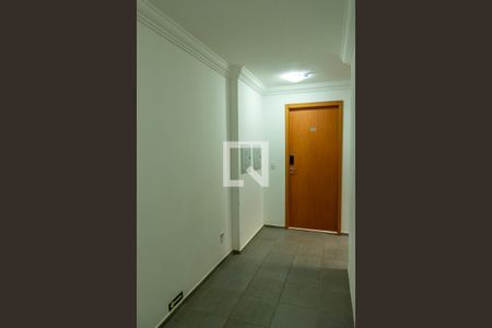 Apartamento para alugar com 45m², 2 quartos e 1 vaga Apartamento para alugar com 45m², 2 quartos e 1 vagaÁrea comum-Hall do Andar