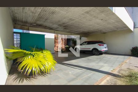 Casa à venda com 454m², 4 quartos e 4 vagasGaragem