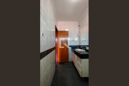 Casa à venda com 454m², 4 quartos e 4 vagasBanheiro da Suíte 3