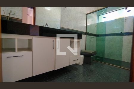 Casa à venda com 454m², 4 quartos e 4 vagasBanheiro da Suíte 3