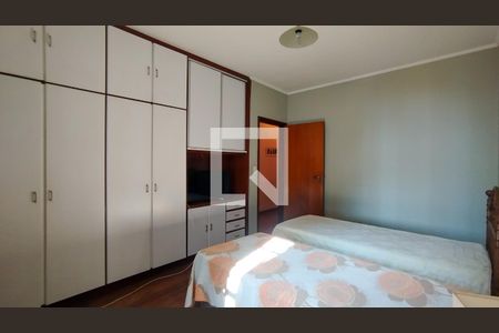 Casa à venda com 454m², 4 quartos e 4 vagasSuíte 2