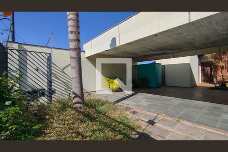 Casa à venda com 454m², 4 quartos e 4 vagasGaragem