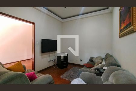 Casa à venda com 454m², 4 quartos e 4 vagasSala de TV
