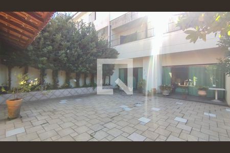 Casa à venda com 454m², 4 quartos e 4 vagasQuintal