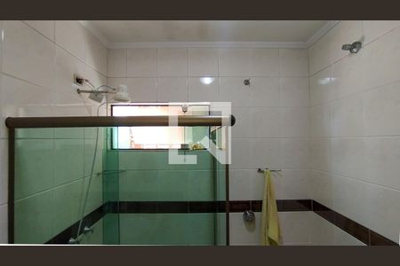 Casa à venda com 454m², 4 quartos e 4 vagasBanheiro da Suíte 2