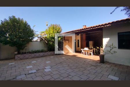 Casa à venda com 454m², 4 quartos e 4 vagasQuintal