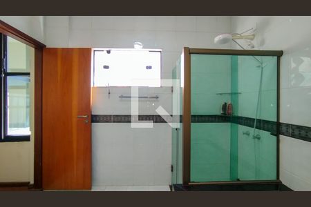 Casa à venda com 454m², 4 quartos e 4 vagasBanheiro da Suíte 1