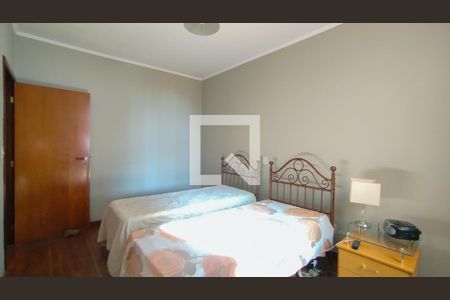 Casa à venda com 454m², 4 quartos e 4 vagasSuíte 2