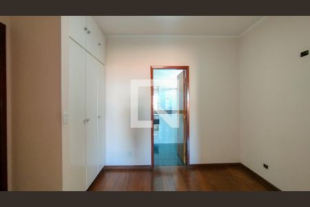 Casa à venda com 454m², 4 quartos e 4 vagasSuíte 4