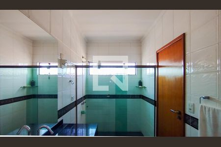 Casa à venda com 454m², 4 quartos e 4 vagasBanheiro da Suíte 4