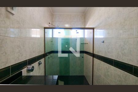 Casa à venda com 454m², 4 quartos e 4 vagasBanheiro da Suíte 3