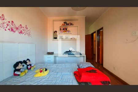 Casa à venda com 454m², 4 quartos e 4 vagasSuíte 3