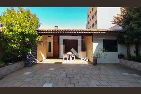 Casa à venda com 454m², 4 quartos e 4 vagasQuintal