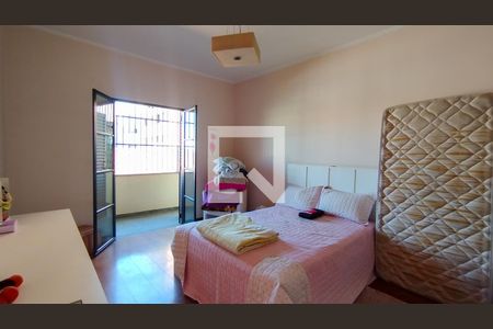 Casa à venda com 454m², 4 quartos e 4 vagasSuíte 4