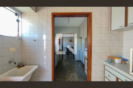 Casa à venda com 454m², 4 quartos e 4 vagasCozinha