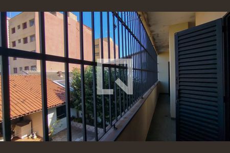 Casa à venda com 454m², 4 quartos e 4 vagasVaranda da Suíte 3 e 4