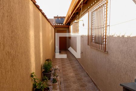 Casa à venda com 154m², 3 quartos e 3 vagasCorredor