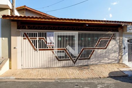 Casa à venda com 154m², 3 quartos e 3 vagasFachada