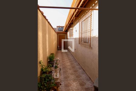 Casa à venda com 154m², 3 quartos e 3 vagasCorredor