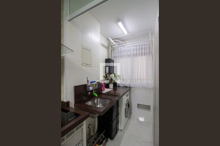 Apartamento à venda com 82m², 3 quartos e 2 vagas Apartamento à venda com 82m², 3 quartos e 2 vagasCozinha e Área de Serviço