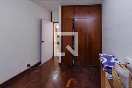 Casa à venda com 422m², 4 quartos e 4 vagas Casa à venda com 422m², 4 quartos e 4 vagasQuarto de serviço