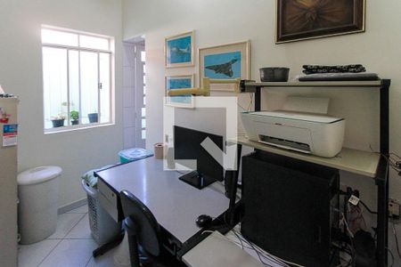 Casa à venda com 180m², 3 quartos e 3 vagasEscritório