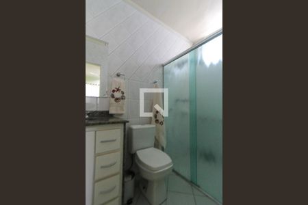 Casa à venda com 180m², 3 quartos e 3 vagasBanheiro da Suite