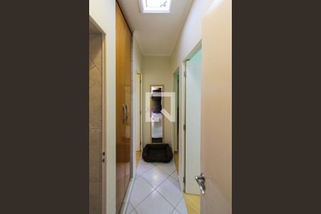 Casa à venda com 180m², 3 quartos e 3 vagasCorredor