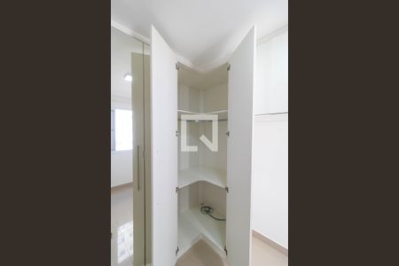 Apartamento à venda com 43m², 2 quartos e 1 vagaQuarto 02 - Armário