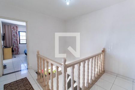 Casa à venda com 249m², 3 quartos e 2 vagas Casa à venda com 249m², 3 quartos e 2 vagasCorredor